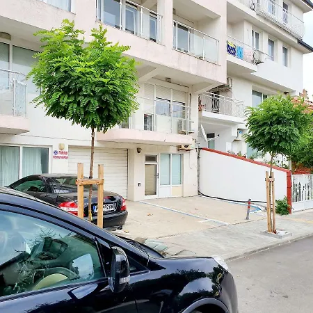 Treti Mart North Apartamento Primorsko